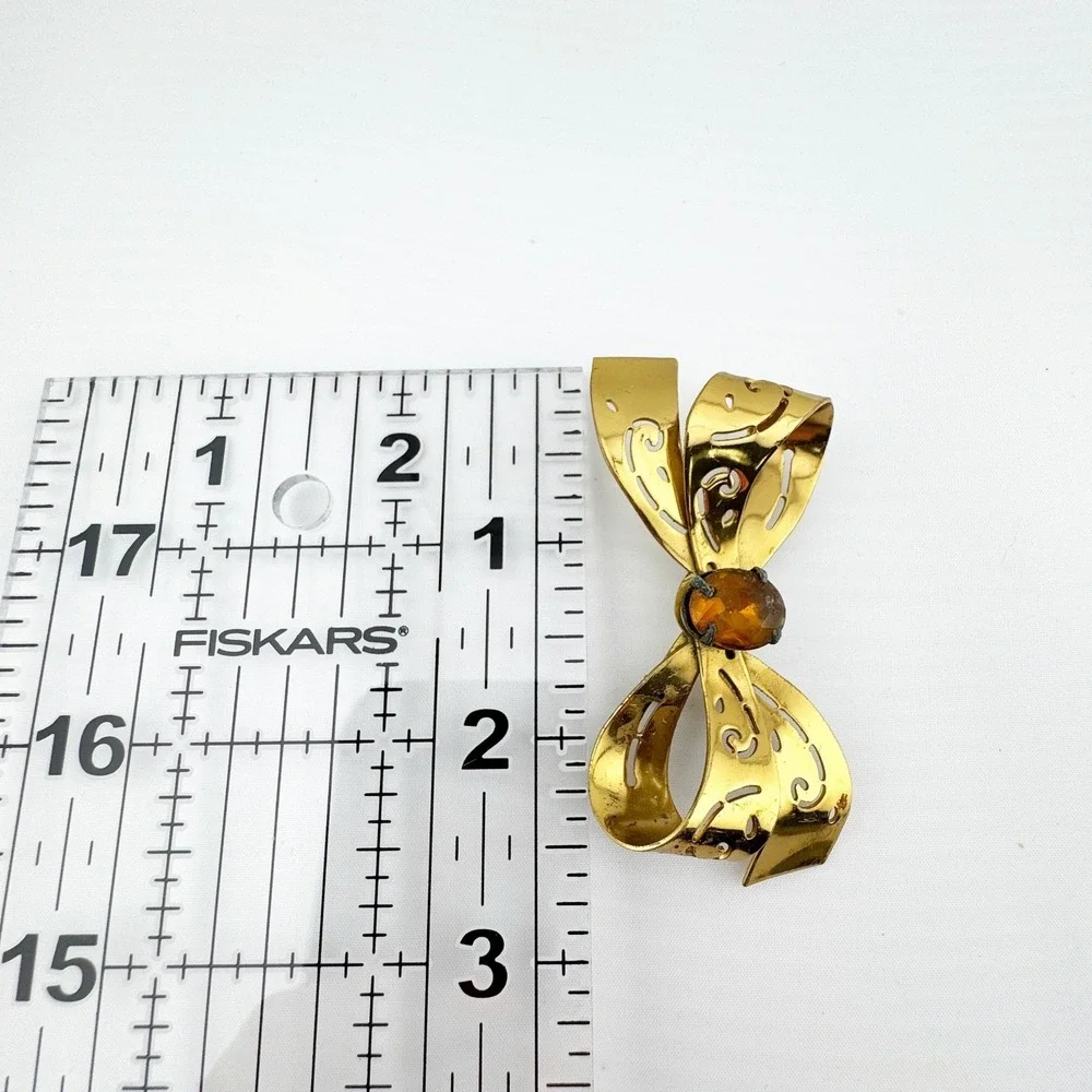 Vintage Coro Gold‎ Tone Filigree Bow Brooch Pin Amber Rhinestone Center